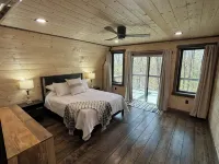 Cozy 2-bedroom secluded A-Frame cabin in charming Murray