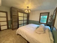 Haven Point Lakefront Bungalow- Hot Tub and Pontoon Upgrade Available - 4-Star