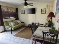 Sagusta Gardens Cosy Apartment 2 - Wi-Fi