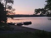 Cozy Cabin in Barss Corner with hot tub. Pet-Friendly! Hotels in Lunenburg