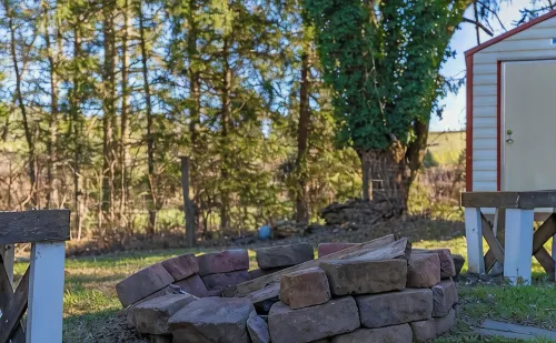 Relaxing 3/2 House Family Friendly & Pet Friendly with huge picnic pavilion