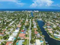 Amazing Home w/ Heated Pool 8 mins to the Beach! Hotels in Lighthouse Point
