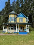 The Sirens Hideaway a charming Victorian Farmhouse - 2-Star