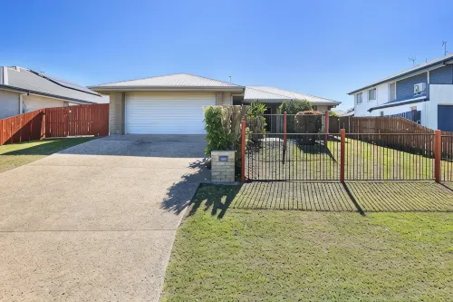 Bargara HavenWelcome to your personal oasis: Coastal calm blends with style.