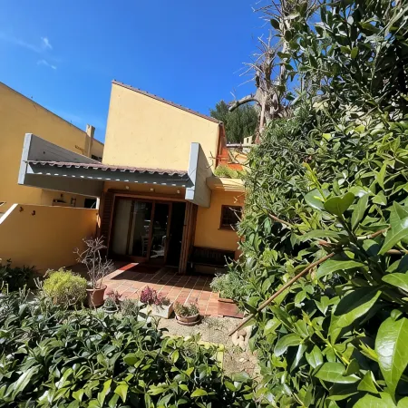 La Buganvilla: a cozy cottage with garden near the center of Sirolo