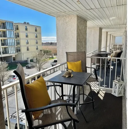 Lovely Ocean Front Condo In Brigantine, NJ Отели в г. Бригантин
