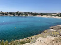 New superb 90 m2 seafront apartment on the Côte Bleue