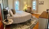 Stumble-In Guest House- Downtown Location