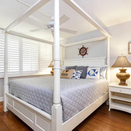 Colorful Kamaole Sands Condo, Kihei, with Family Friendly Pool, Steps from Beach