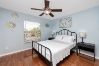 Blue Heron Lakeview Pool Home Close to Clearwater