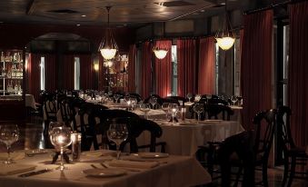 Pinnacle Hotel Whistler
