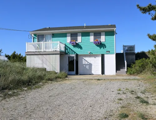 Oceanfront Cape Cod Home on Private Beach Just Steps to the Ocean w/AC