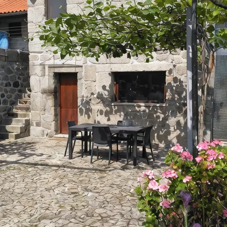 House in organic farm with private pool and stunning views of the Douro River