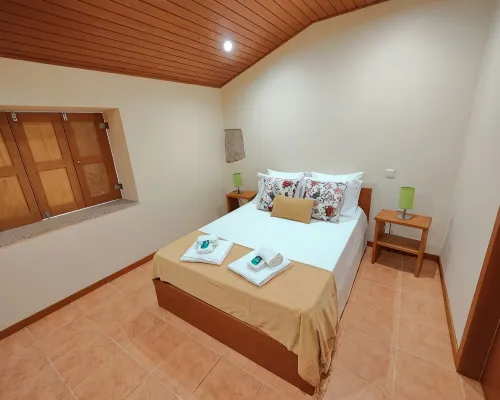 House with saltwater pool, tennis court and snooker room Hotels in Vila Verde