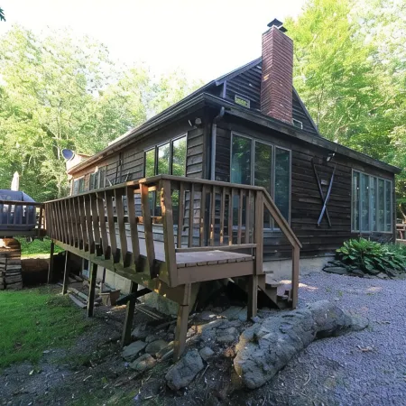 Quaint Stowe Vermont Cabin