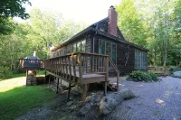 Quaint Stowe Vermont Cabin - شرفة