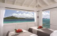 BEACHFRONT LUXURY at the Ritz! NEWLY RENOVATED - MOST DATES Available! - 4-Star