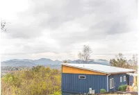 Modern home - Mtn views - 4 miles to downtown AVL - Wifi