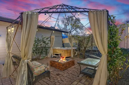 Luxury House in Prescott with Hot Tub/Walk to Whiskey Row - de charme