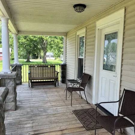 Lake Life 2BR in the Heart of GOTL!