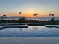 Luxury Beach Front Villa with Private pool and stunning Ocean View! - sul mare
