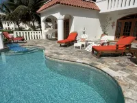Beautiful 5 bedroom beachfront villa with private pool just 2.5 miles from town - Villas