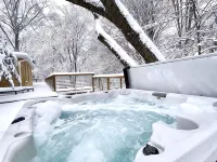 Escape WithInn-Relaxation Centrally Located to Beaches and Walkable Restaurants Hotels in Chikaming Township
