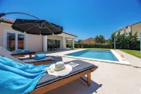New villa Maris with private pool just 500m from beach - Villas