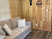 Creekside Cabin by The Ark Hotele w: Walton