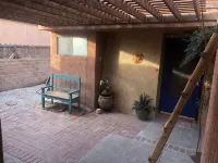 Clean Studio with Kitchenette and Fresh Patio! Hotel a 