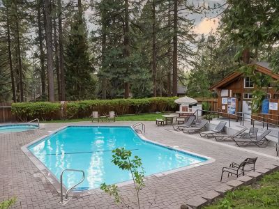 Luxury Tahoe Escape - Rec Room - Pickleball - Golf