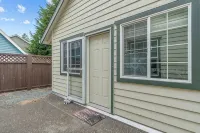 Cozy Tiny-Home with Big Heart! BBQ, 2Beds, Wifi, Pet Friendy! - Wifi
