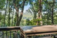 Treetop Getaway with AMAZING lake views! - Gym