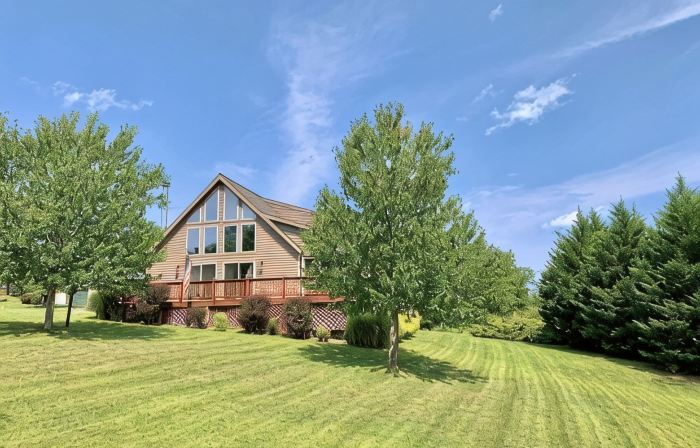 Modern cabin at the woods resort with 3-Bedroom, 2F-bath, Central Air/Heat