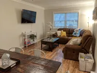 Clean Coastal Ranch Home Located Between the Beach and the City! - Homestays