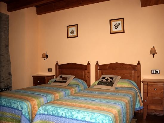 Rural House (Full Rental) El Racó de Cal Maró for 10 Persons