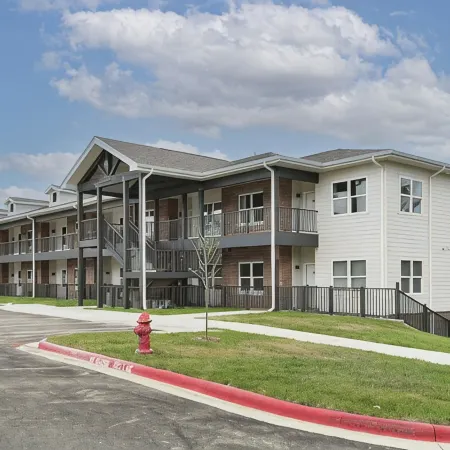 GORGEOUS 3-BEDROOM LUXURY CONDO/HEART OF BRANSON/INDOOR POOL/SPACIOUS/NO-STEPS!