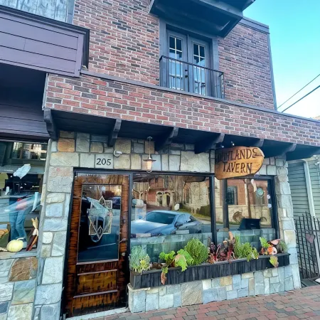 In-Town Luxury 2 Br Apartment - 205 S. 4th Street