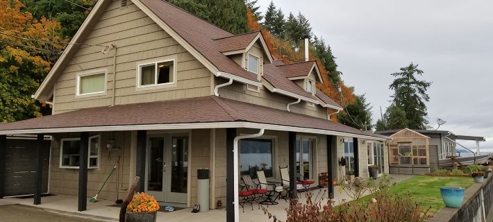 A beautiful Beach house to relax, watch wildlife, kayak, and enjoy fresh air. Hotels in Mason County