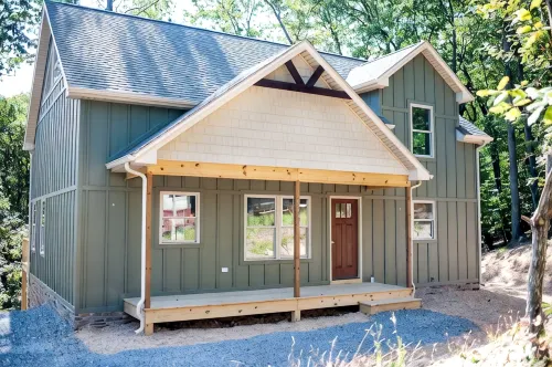 Duke's Place: New Massanutten Mountain Home with Flat Driveway and Quiet Street! - 4-Star