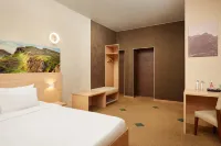 Aura Aquarelle Hotel