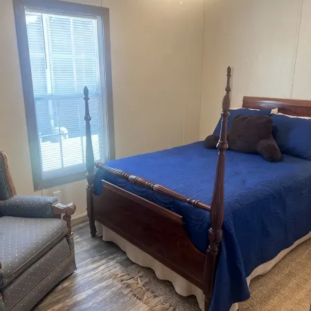Cozy 3 Bedroom 2 Full bathroom Home located minutes from Historic Downtown.