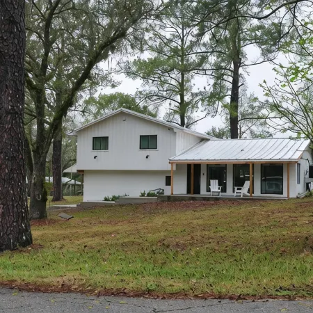 Sleeps 8•Modern Ocala Retreat•Near Springs•Family Friendly•Downtown•The Getaway