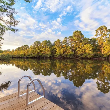 BRAND NEW - Peaceful Waterfront  -  5 Minutes From Caddo State Park!