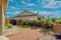 Upscale with Mtn Views, Hot Tub, 25 Mins to Zion NP - 4-Star