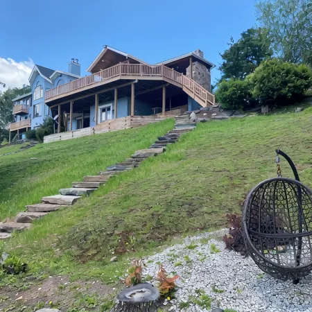 Amazing Mountain View’s from every room! Hot Tub/3 Fire pits & Game Rm
