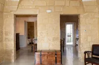 Apartment in the historic center of Lecce with vaults and Lecce stone. - Apartemen