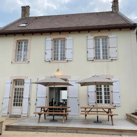 Spacious, Central Villa in 2nd Row.