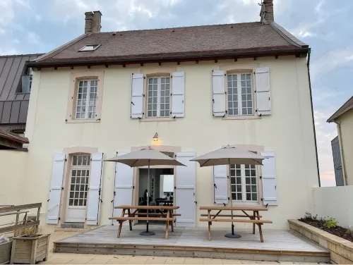 Spacious, Central Villa in 2nd Row.
