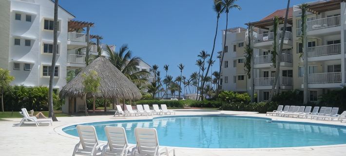 Beachfront Playa Turquesa 2 BR/2 BA Penthouse Condo W/Rooftop 50mbps WIFI Hotels in El Cortecito
